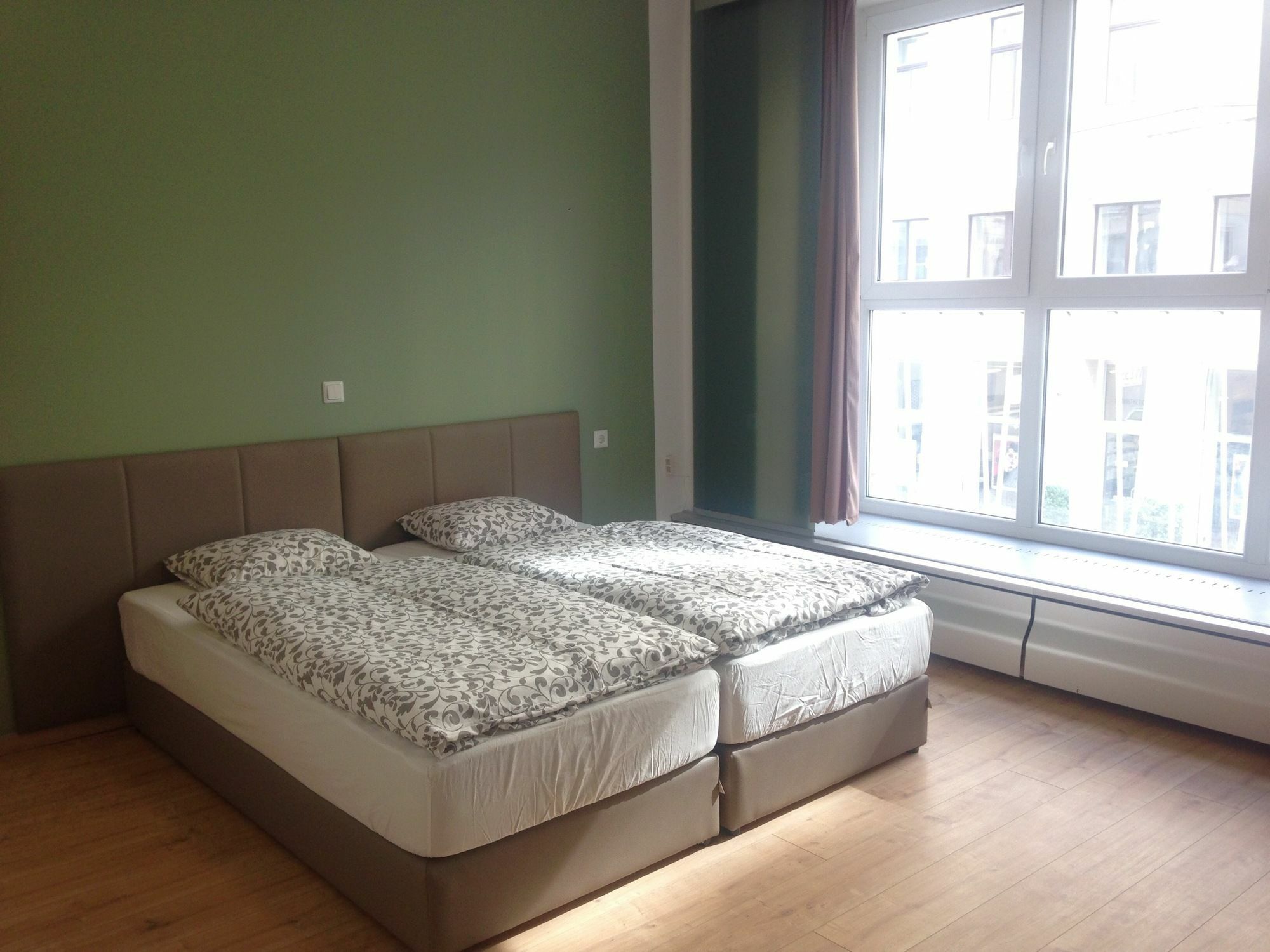 Dan In'N Out Hotel Bécs Kültér fotó